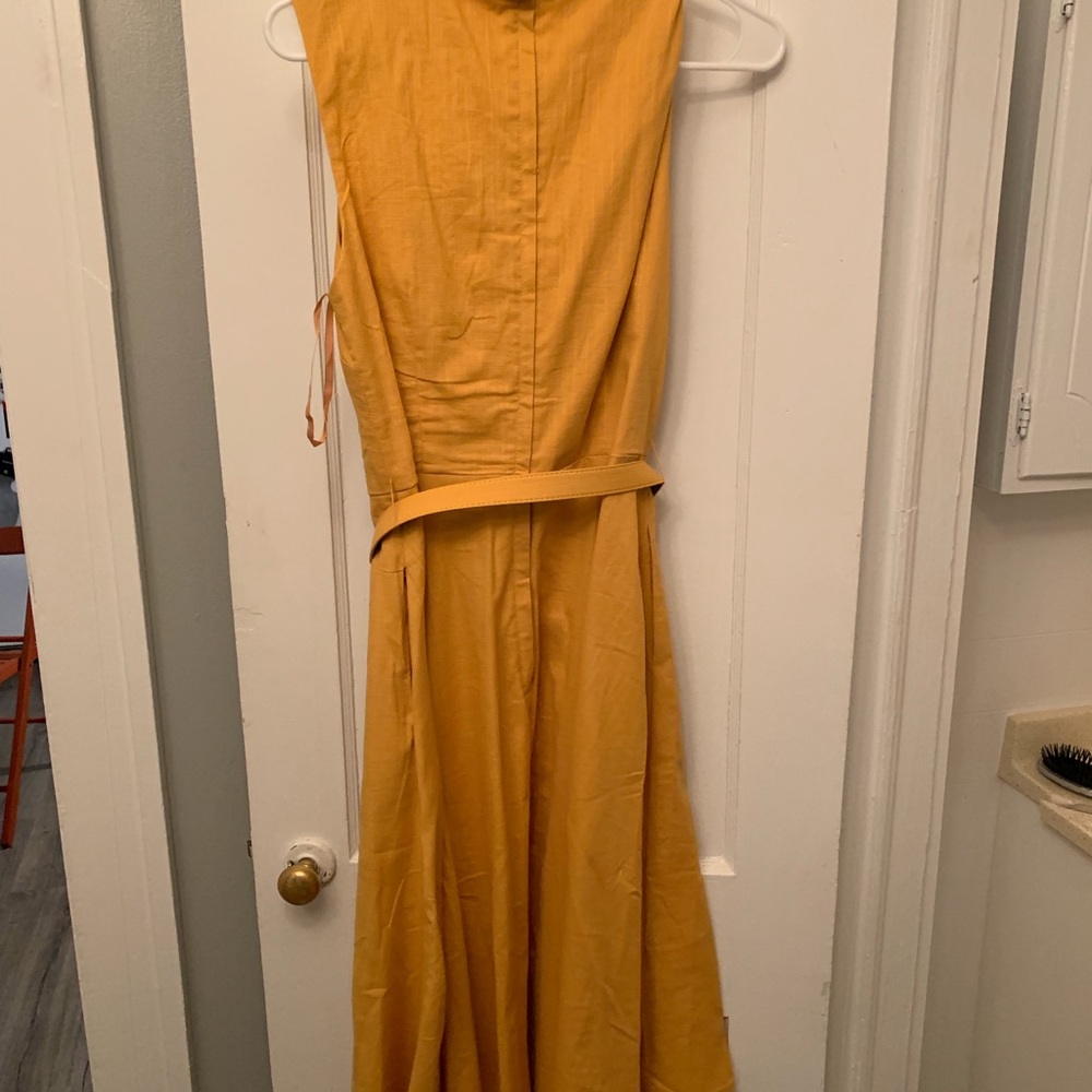 Wrong size. Never been worn. Still has tags - Picture 4 of 4
